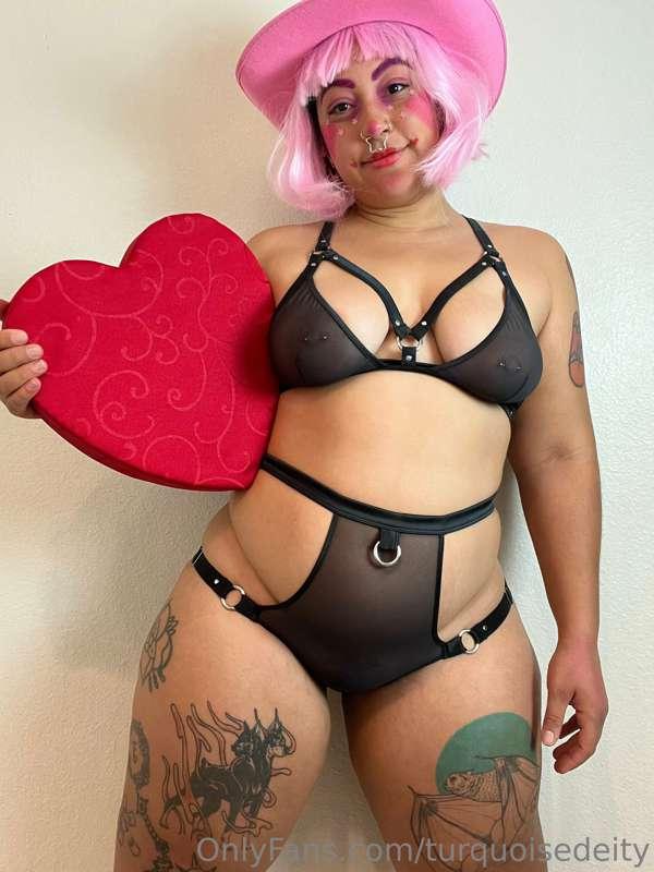 Gotta use these vday boxes even if there’s no candy in them ..