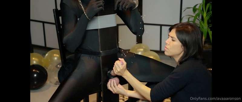 *PART TWO*

@timthepet GIVES ME WHAT I WANT. I stroke and mi..