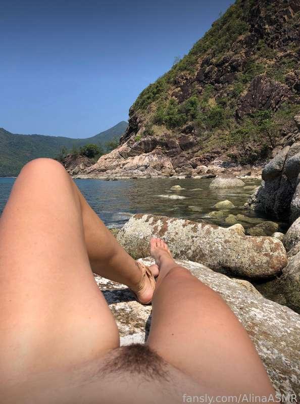 Summer tease outdoors, you should see their faces.. How are you spending this hot days?

#fyp #tease #outdoors #naked #voyeur #tits #boobs #sucking #german #ASMR #foryou #licking #feet #footfetish #toes #beach #summer