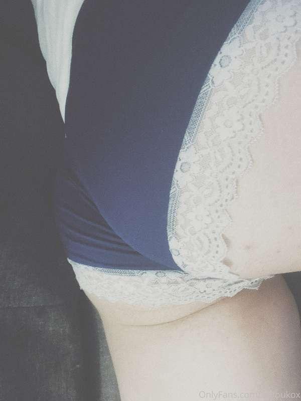 Want to come lay on the couch with me and play with my bum? ..