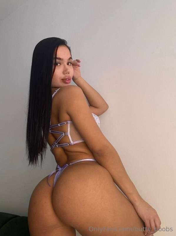 HOME SLUT @kittymilax FOR DIRTY FUCK🤤🤤🤤SHE LIKES TO GET SUCK..