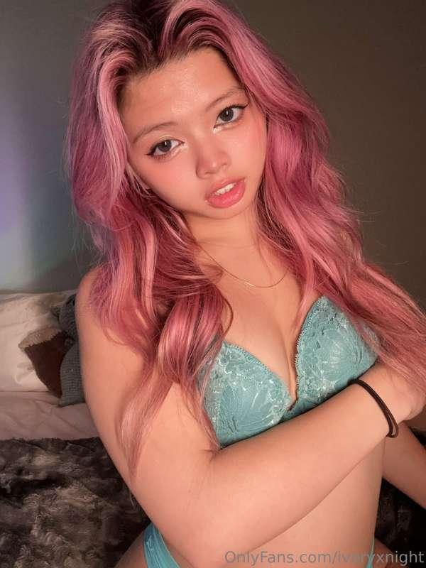 I can be your anime girl if you'll be my VIP 💗