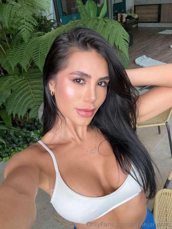 Im in the mood for a hot chat! who else?? 😈