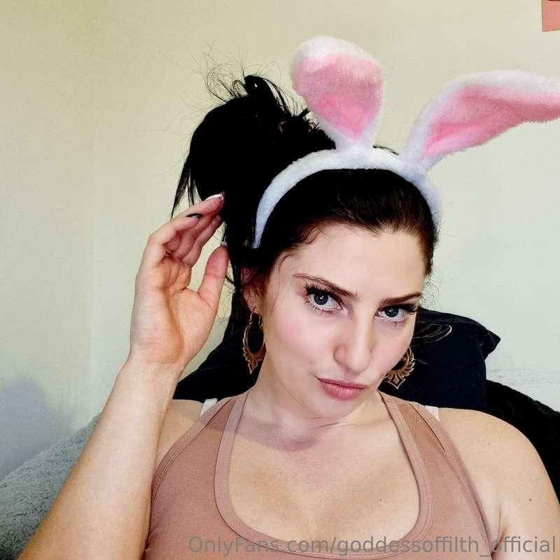 This Naughty Domme Bunny Ready To Play With Your Feelings!