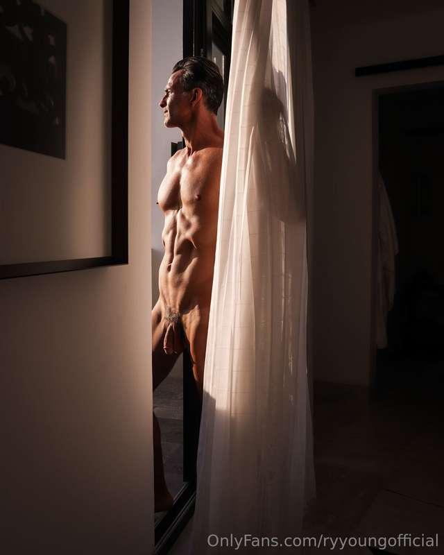 Up and at it! Cum catch the sunrise with me... 🌅 👀 😈