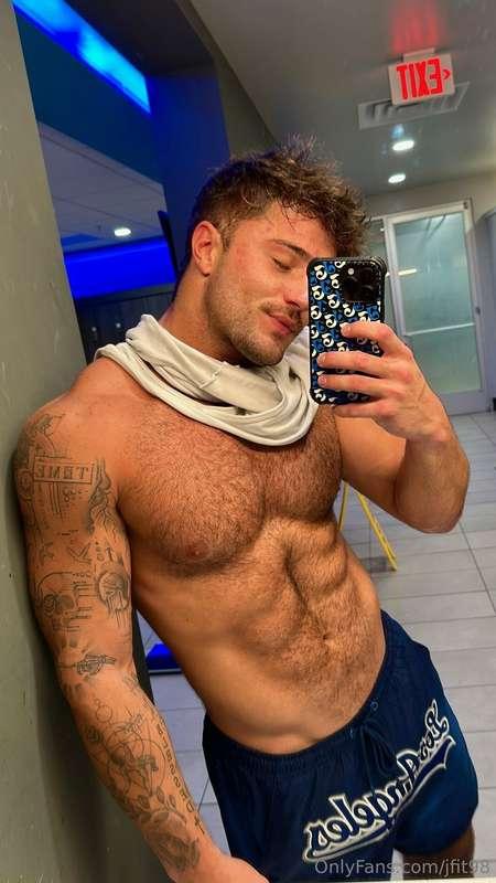 so sweaty after this workout just thought about naughty shit..