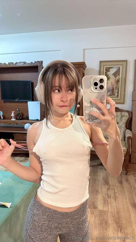 maybe I should take my bra off 😋