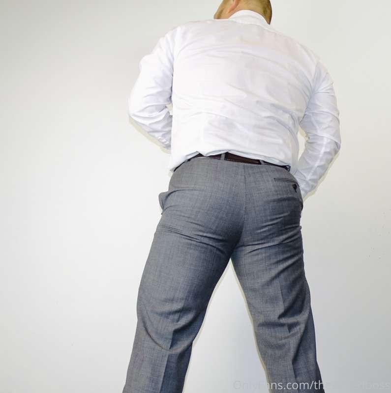 thesuitedboss image #0
