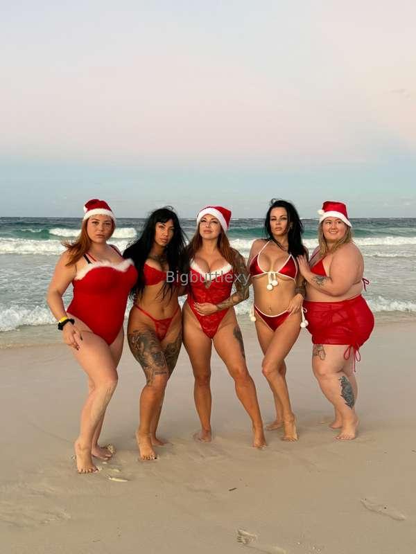 A warm celebration for Holidays with all of us ? ☺️All the f..