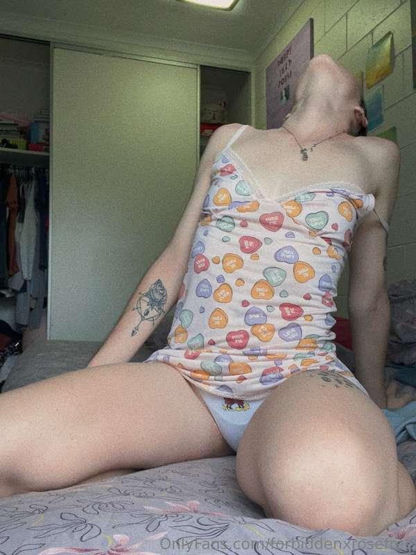 Ready for your hand to be my necklace 😈🫡 @forbiddenxrose