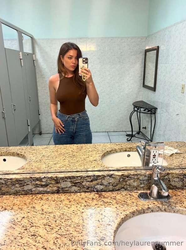There's room in the stalls for two 😈
