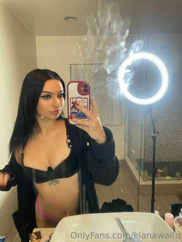 I really wanna kiss you right now. 😘🥵