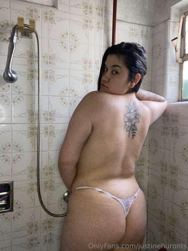 Tu viens me rejoindre sous la douche ? 🚿🤪