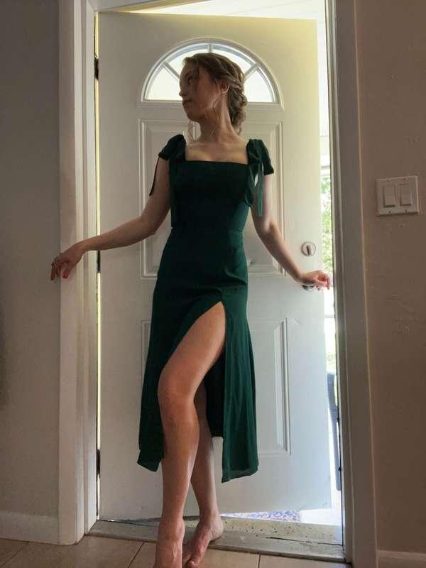 Sneaking into your room and sneaking out the next day 😉💕 what is it about weddings that makes me so damn horny? Lol