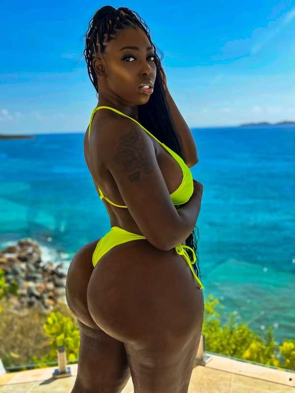 Making waves in this bikini... wanna join me?