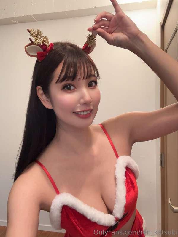 Unwrap me like the naughty little present I am. Merry Christ..