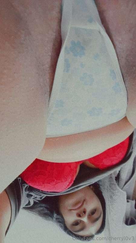I’m horny right now… come sext with meee plsss😻😻