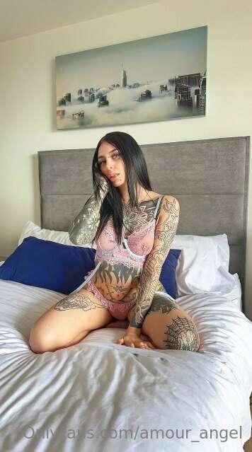 Explore my personality and my holes😈
@badkittymia #ad