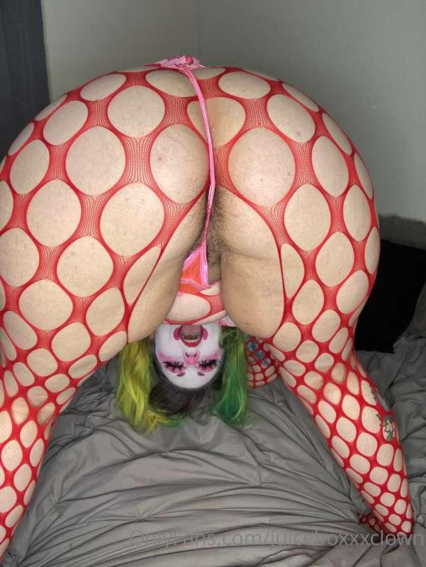 Happy hump day, clown fuckers! 💚 don’t forget to smile and d..