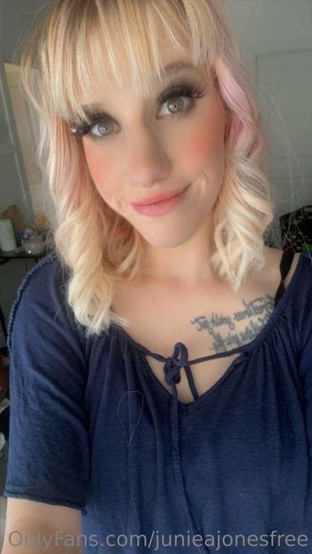 Just my pretty face, for now 😈 I just got hired at the strip..