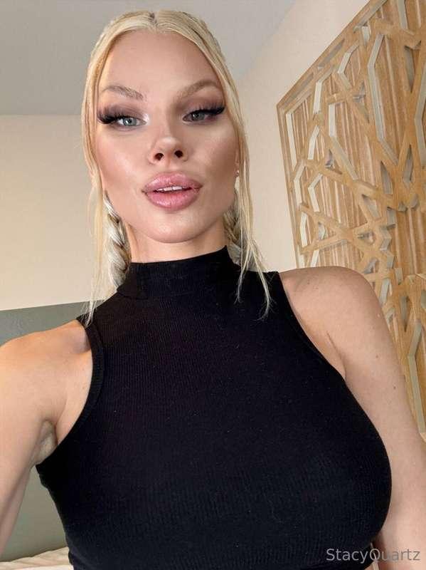 Am I looking fuckable? 🫢