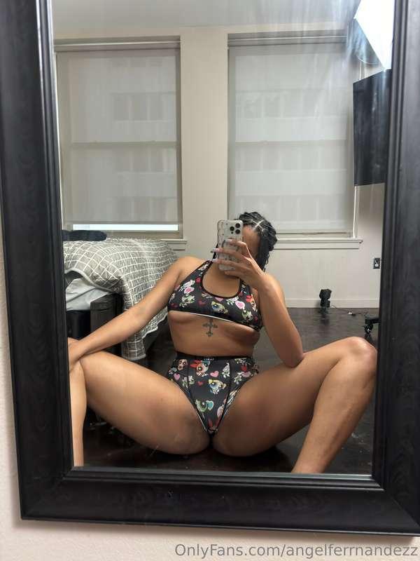Papi you like it better with this long leg up or down? 😏