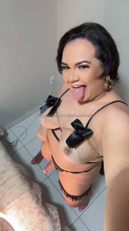 Let's do make videocall 😍 i am really hard, feeling my cock ..