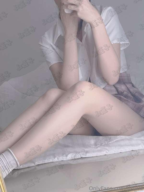 Creampie in Japanese school uniform（Photo Album）Wanna see me..