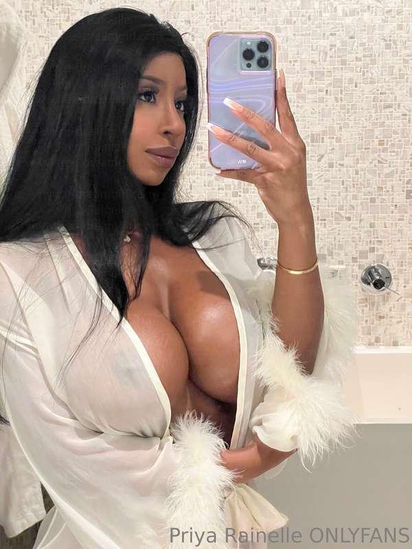 Good morning ☀️ should I be a naughty girl today?