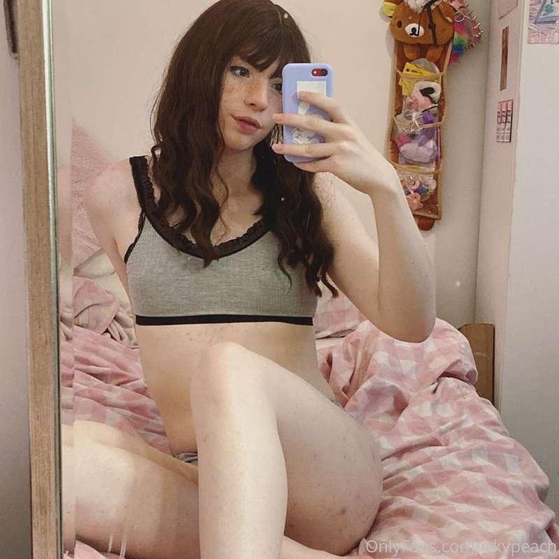 Heyyy 
I’m not feeling so good today but I’ll make sure to d..