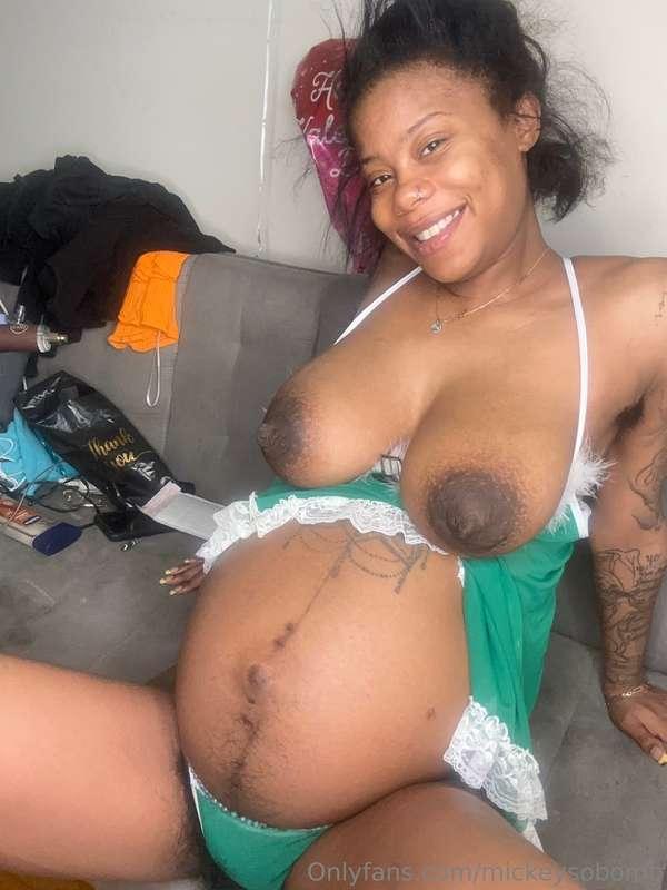 Pregnant pussy anybody? 🙈