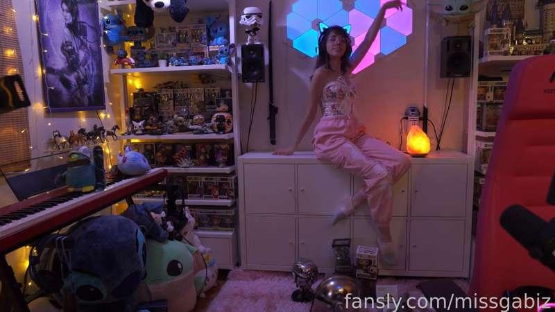 missgabiz image #24
