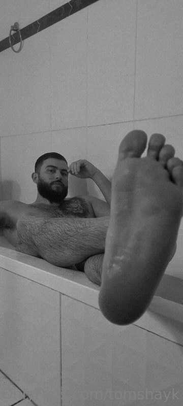 Relaxing shower in the bathtub. Nice afternoon to all 🥰❤️