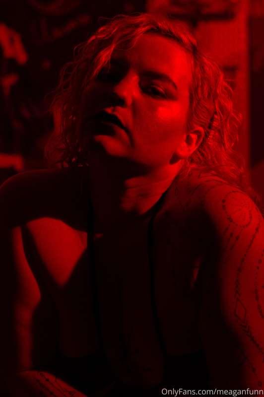 Red light hoe