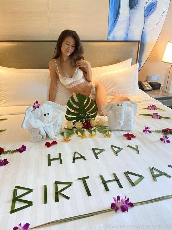 Not a bad way to start my special day...😜