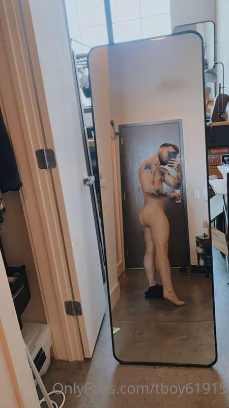 Wake and Cake. Happy Sunday 🍑