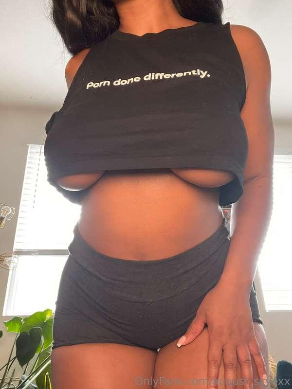 Would you keep your hands off… or pull me in closer? 🤭