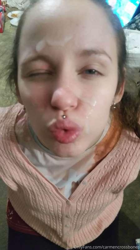 Give me a kiss 💋