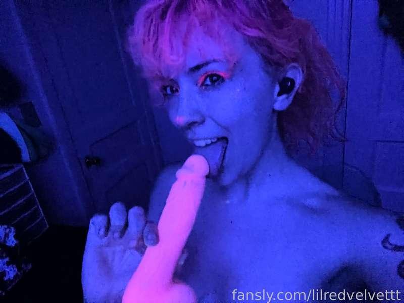 sub for some black light fun today #fyp #dildo