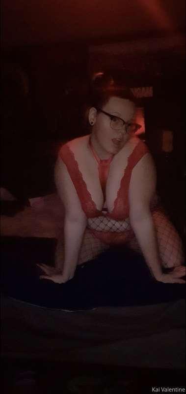 There's something so sexy about fishnets🥵