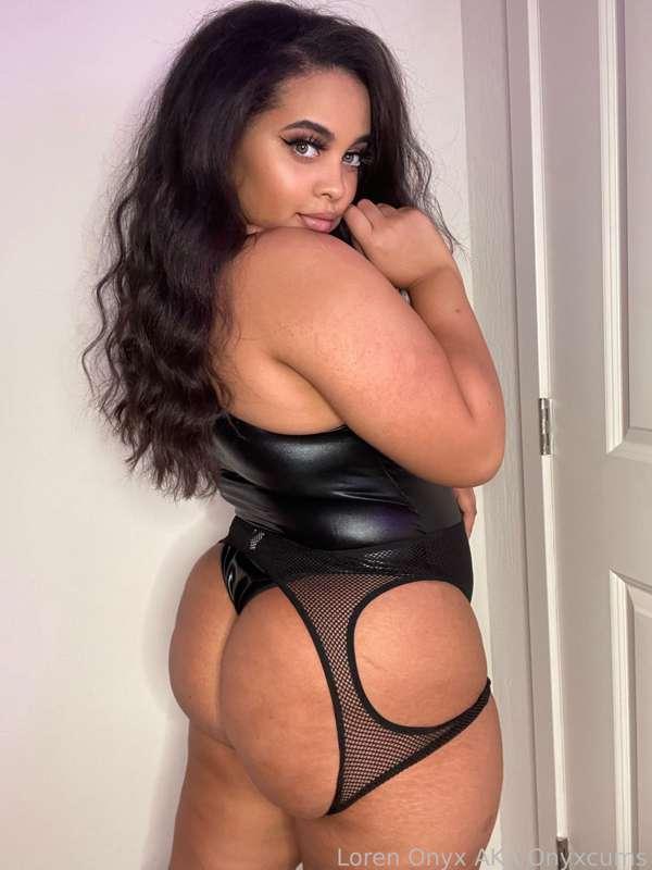 onyxcums image #0