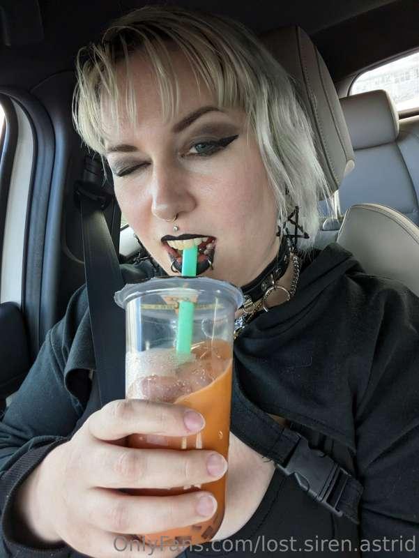 Yesterday was my first time having boba tea 😍 safe to say I'..