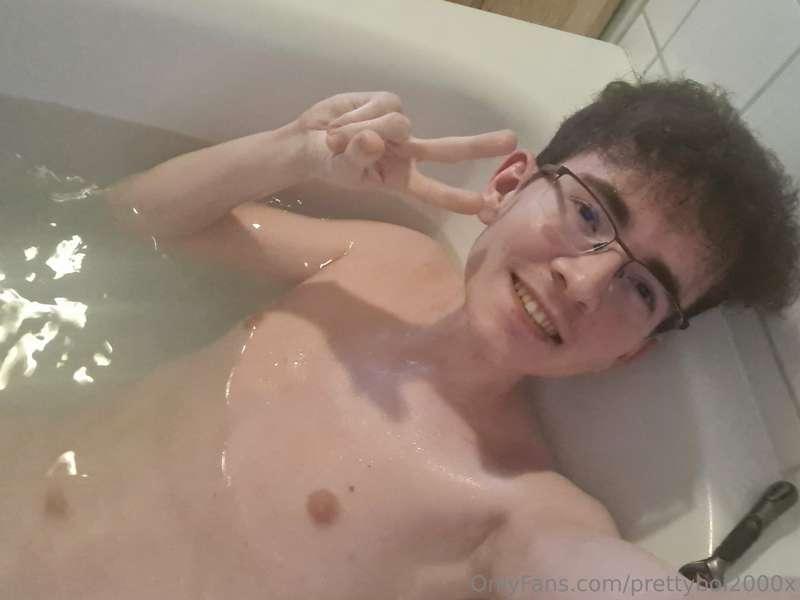 prettyboi2000x image #0
