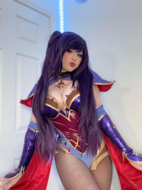 mona megistus 🌙