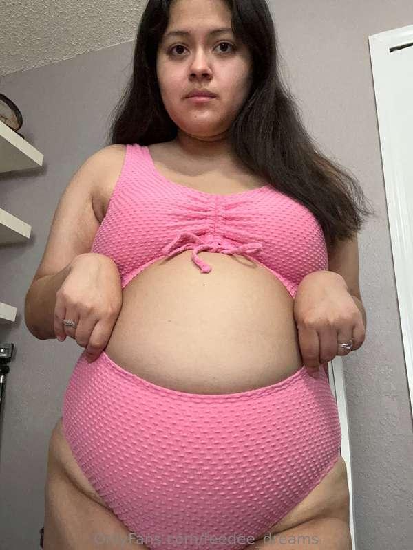 Swipe for the belly peek 😙