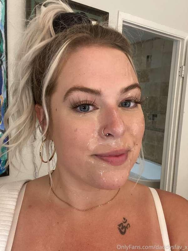 Yes this is cum on my face :) just finished recording a ton ..