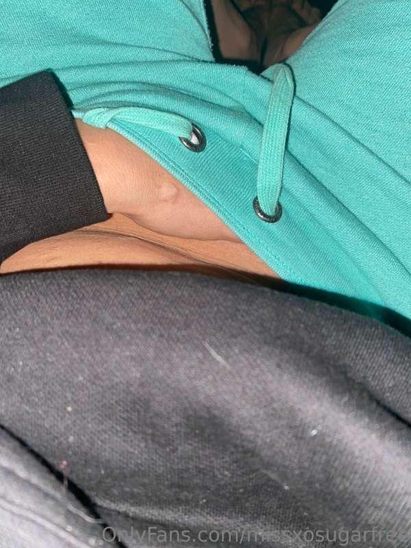I’m so damn horny in bed right now 😈