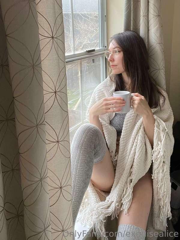 On dreary days like these, I like to watch the rain. 💦 Come ..