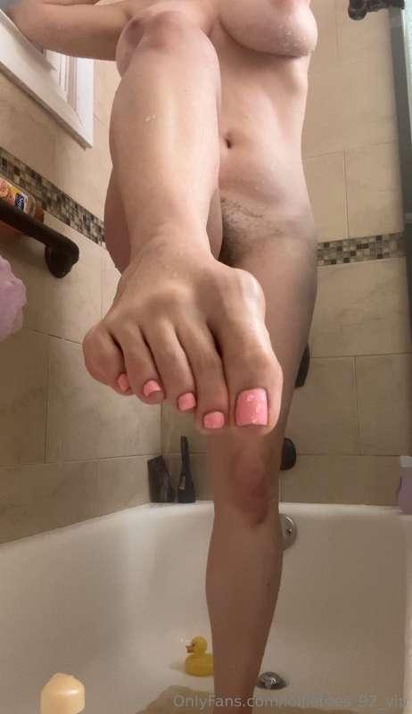 I hope you love my pink pedicure 