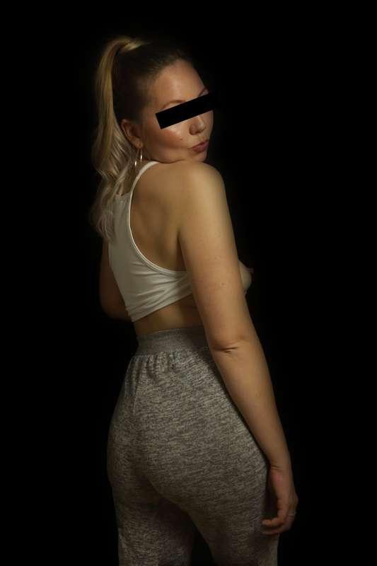 They call me the girl with the hoop earrings. New content to..